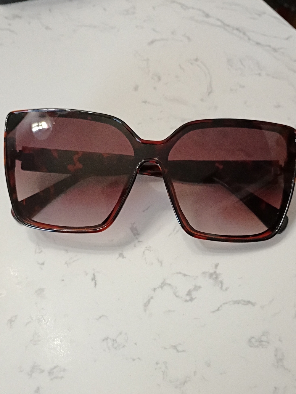 Vince Camuto Oversized Tortoiseshell Sunglasses with Brown Gradient Lenses